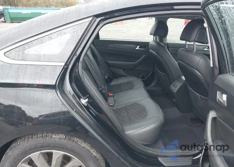 2017 Hyundai Sonata Sport z USA, uszkodzony, nr VIN 5NPE34AF5HH550252